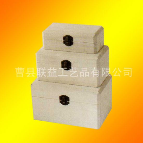點(diǎn)擊查看詳細(xì)信息<br>標(biāo)題：套裝木盒LY-4002 閱讀次數(shù)：1948